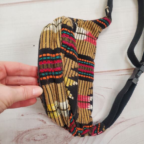 Forever 21 Embroidered Fanny Pack Belt Bag Black Tan Multi - Picture 11 of 13